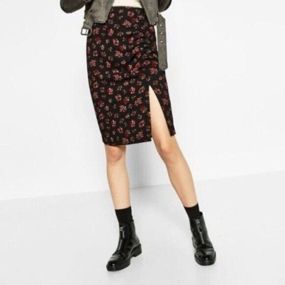 ZARA Side Slit Ruched Mini Skirt Floral Sz S - Picture 2 of 12